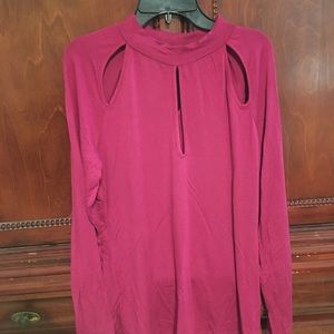 Brand new w/ 🏷 size L but fits like a M!